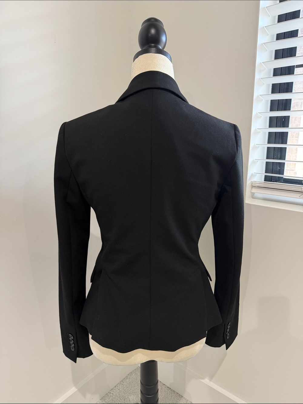 Express Black Single-Button Tailored Women's Blazer - Picture 4 of 7